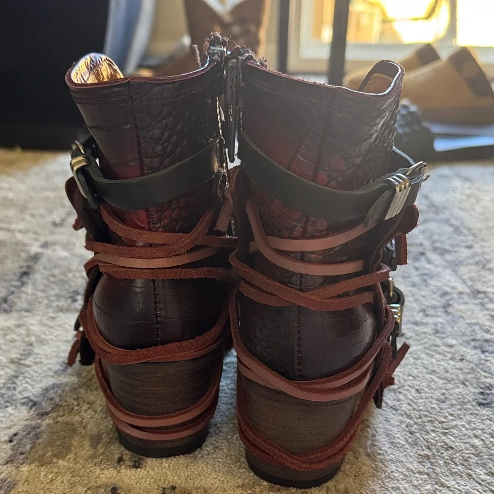 Freebird Burgundy Black Leather Strappy Boots - Picture 4 of 7